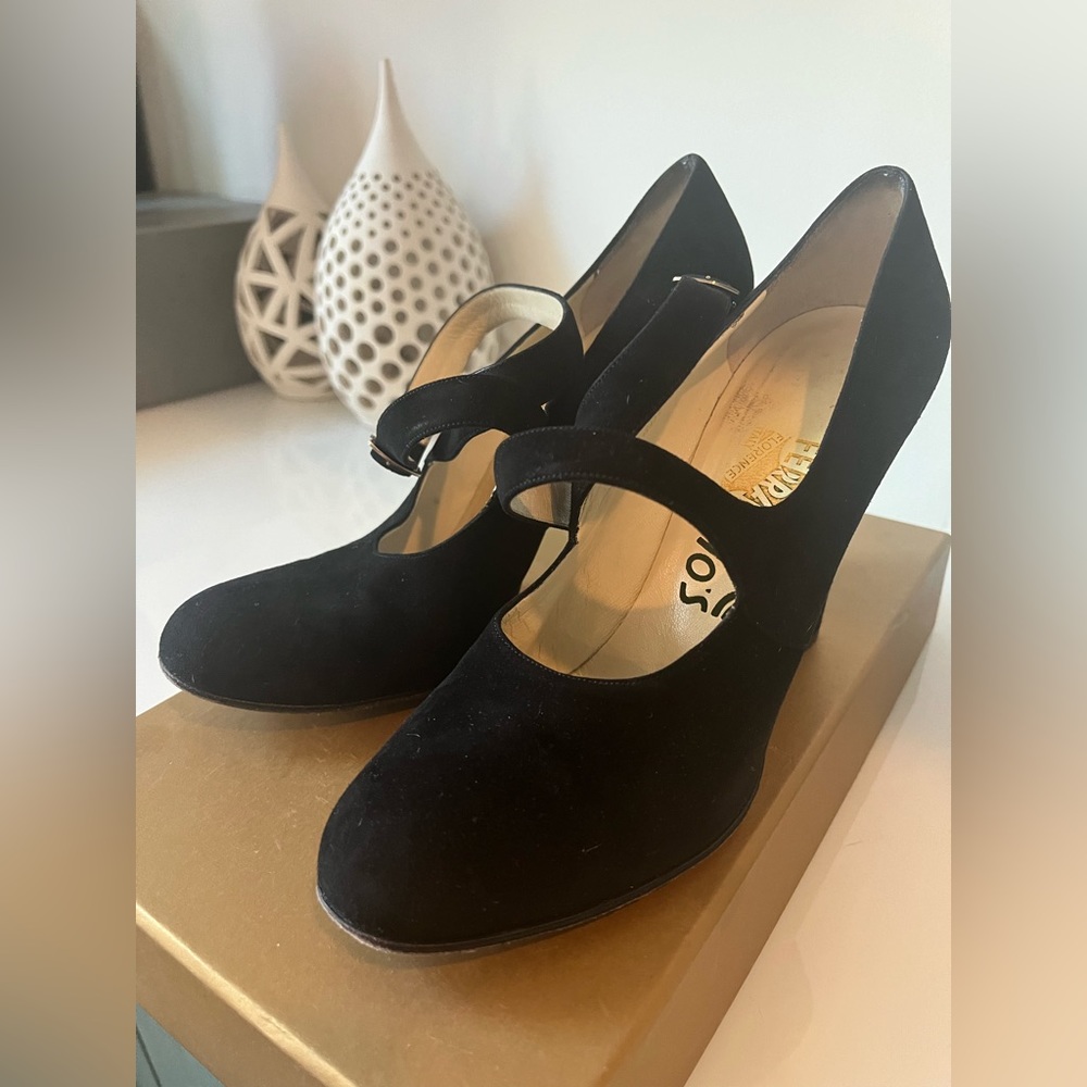 Salvatore Ferragamo Limited Edition Vintage-Style heels